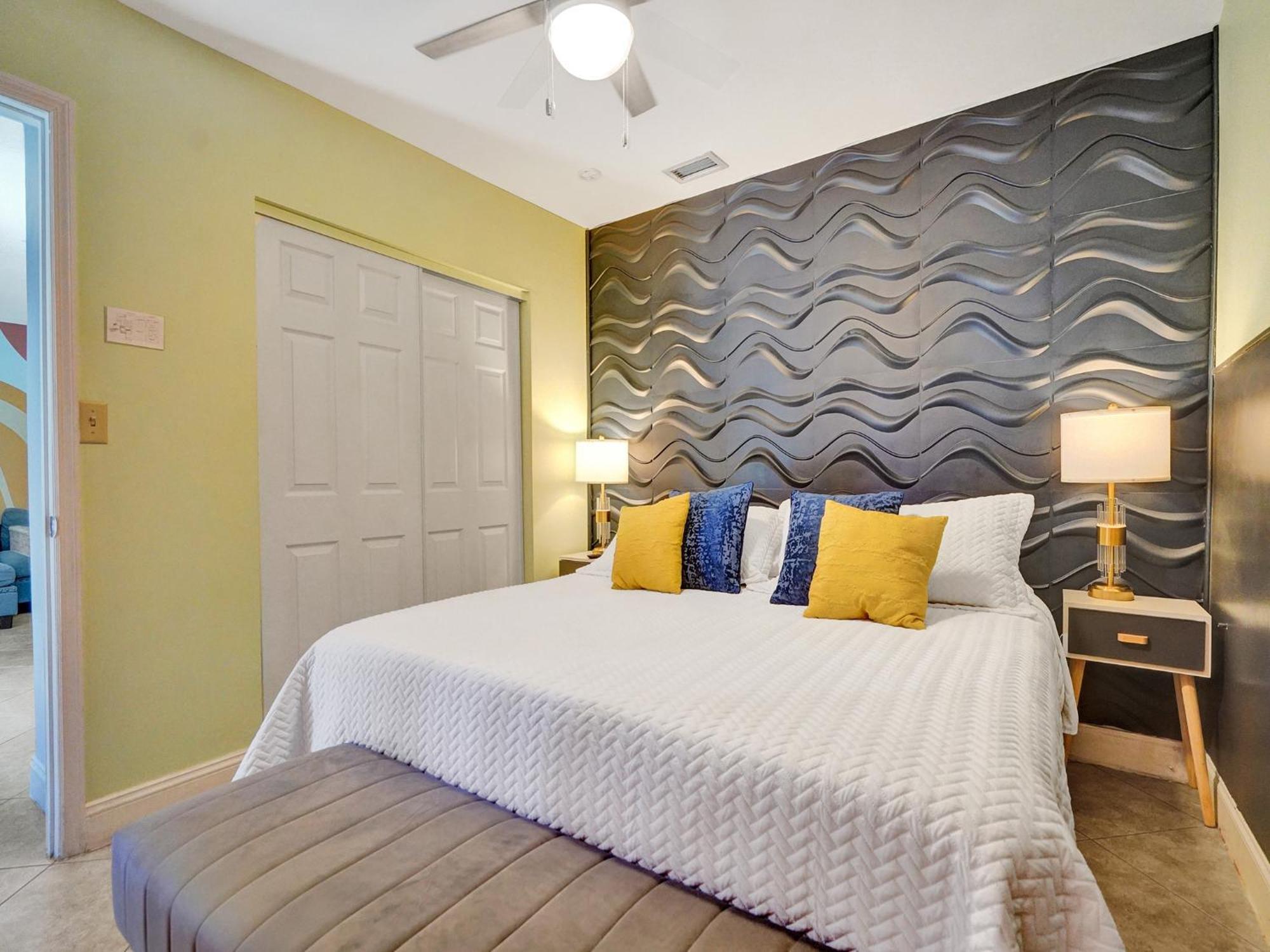 Large Gay Men'S 1 Bedroom W Gameroom Heated Pool Clothing Optional オークランド・パーク エクステリア 写真